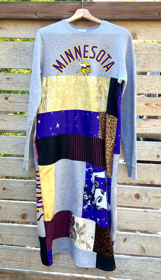 Sz SM Upcycled Thrifted Mn Sports Sress - Football